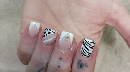 Simplicity nails by Jordan