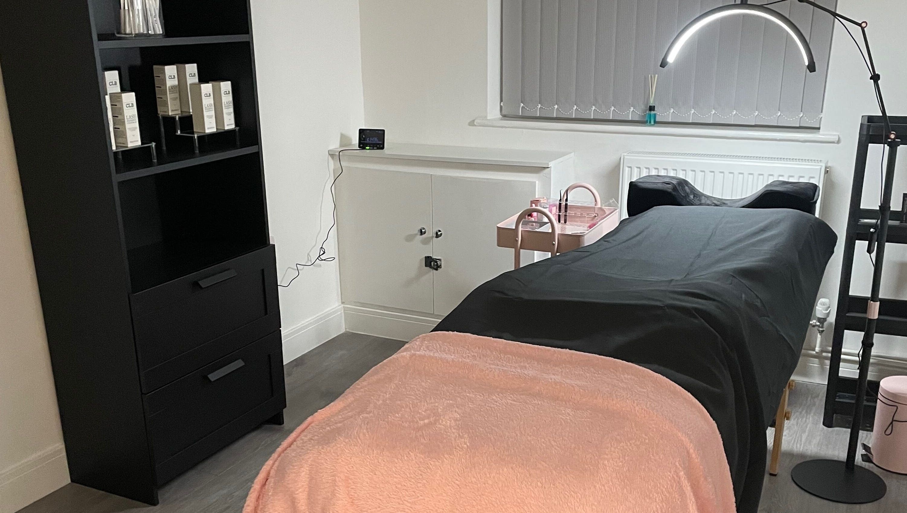 Relaxing treatment room at CLB the salon, Winterbourne, England, GB with modern decor and soothing ambiance.