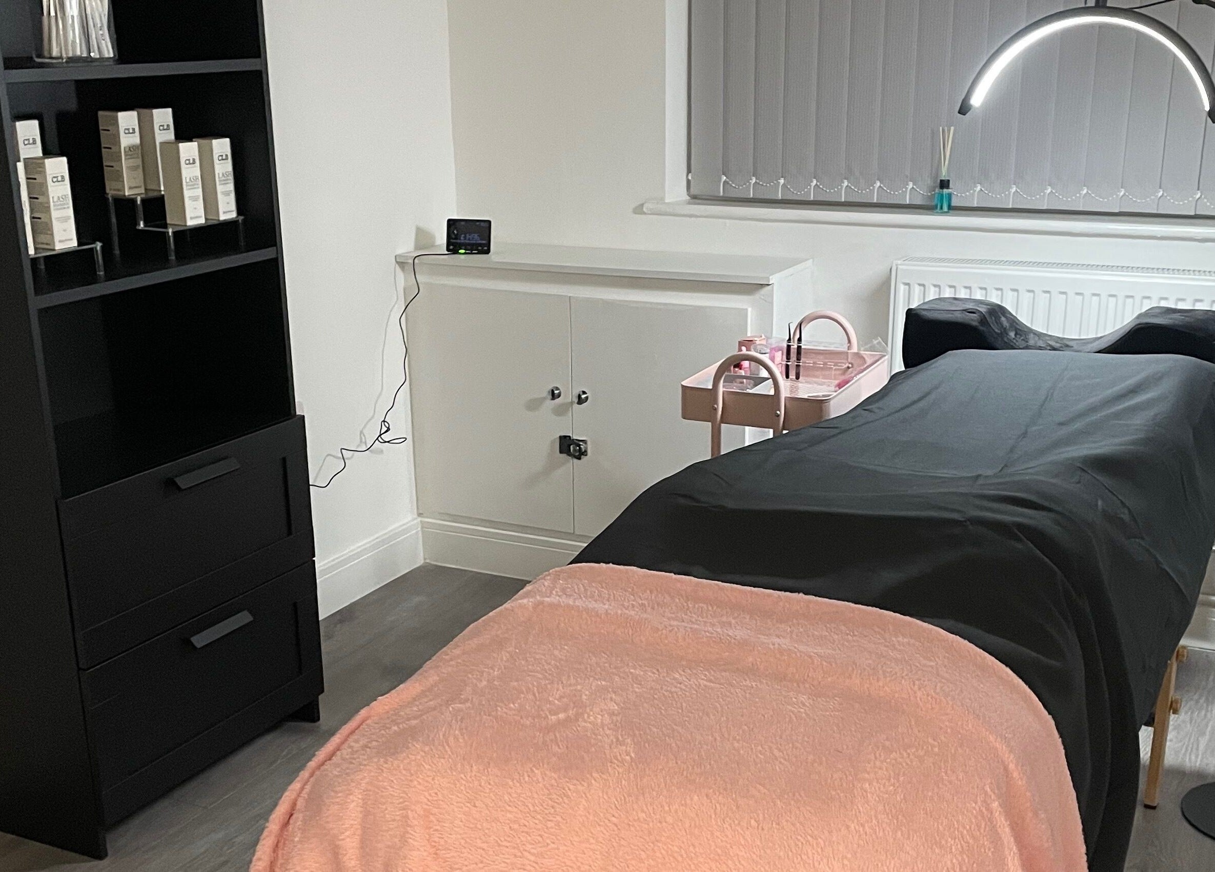 Relaxing treatment room at CLB the salon, Winterbourne, England, GB with modern decor and soothing ambiance.