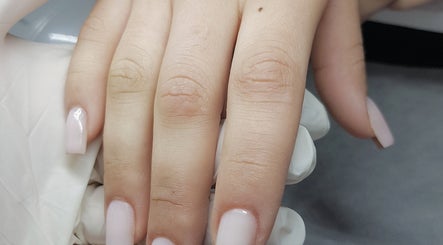 Belle Nails Tech image 2