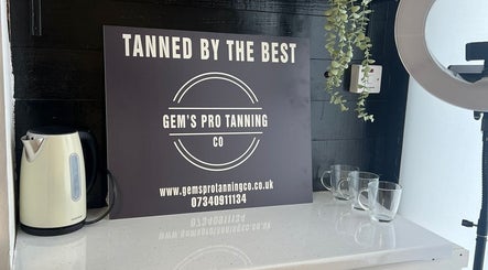 Gems Pro Tanning & Waxing image 3