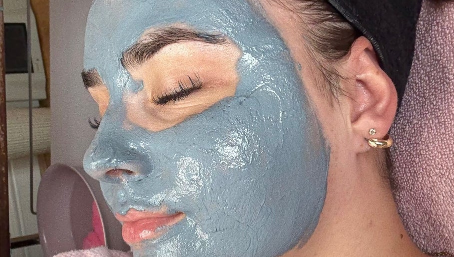 Relax & Glow in Swindon offers tranquil facial with blue clay mask for radiant skin.
