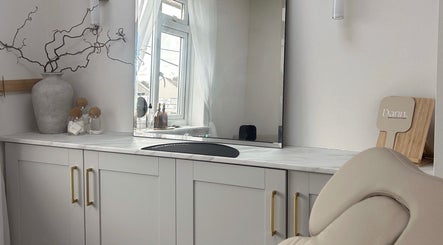 Sophisticated vanity at Callierobinsonbrows AT DANN STUDIO, Plymouth, England, GB with modern decor.