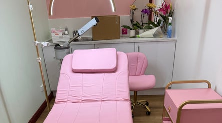 รูป Lux Eyebrows & Lashes 3