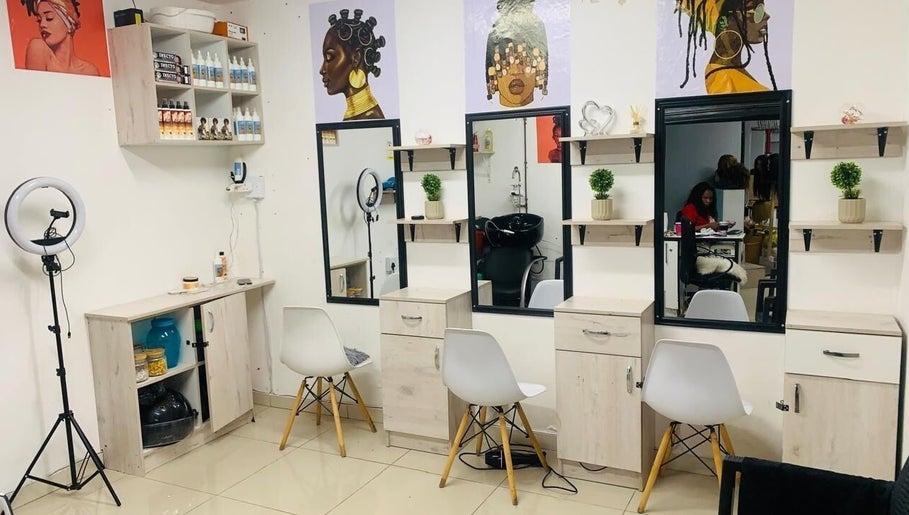 Carlocks Beauty Studio Johannesburg, bild 1