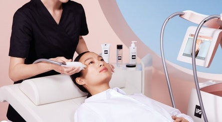 Immagine 2, VITA Glow Hair Salon & Head Spa