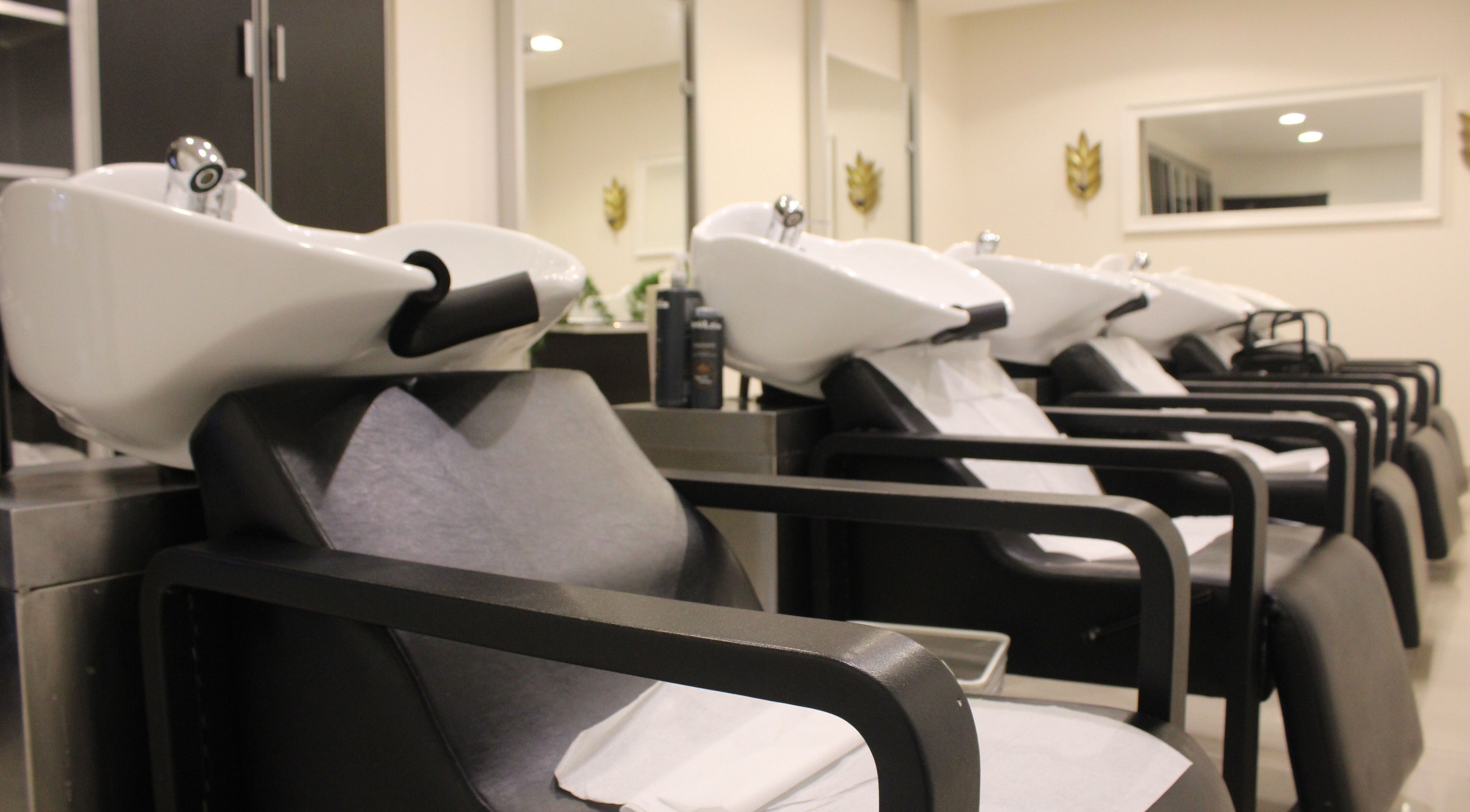 Chic wash stations at Can Beauty Salon | Hayel offering premium services in Hayel, Hayel, SA.