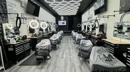 Luciano's Barber Shop imaginea 2