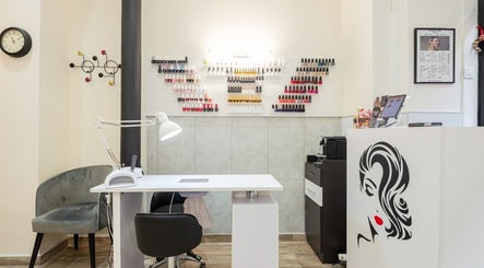 Image de Lena Beauty 2