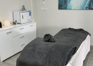 Tranquil massage room at Massage Relax Restore Townsville, Garbutt, Queensland, AU with cozy linens and ambient decor.