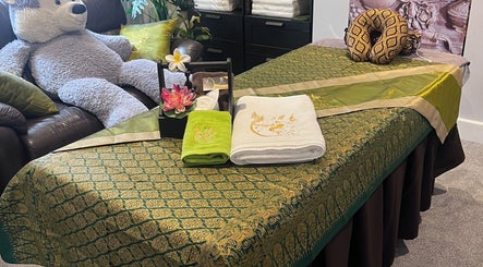 Relaxing massage table at Apsara Wellness in Eastleigh, Southampton, Fair Oak, Southampton, England, GB.