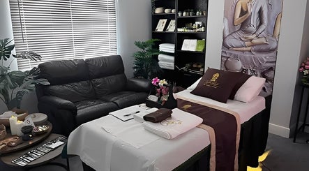 Relaxing spa treatment room at Apsara Wellness in Eastleigh, Southampton. Located in Fair Oak, Southampton, England, GB.