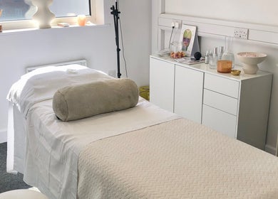 Relaxing treatment room at Skin by Cassie in Westhoughton, England, GB with cozy bed and calm ambiance.