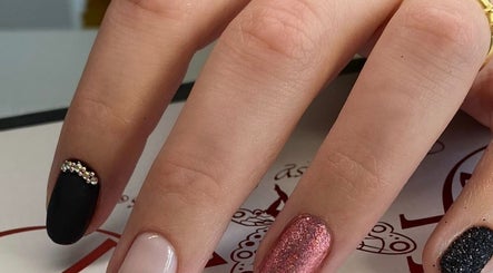 DM.nails image 3