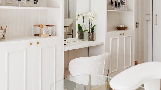 Arch and Curl Studio