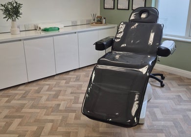 Luxurious treatment chair in Hermosa - Heywood, Greater Manchester, OL10. Stylish spa setting in Heywood, England, GB.