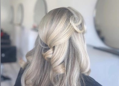 Stunning blonde curls styled at Luxe Hair Studio, Edinburgh, Scotland, GB.