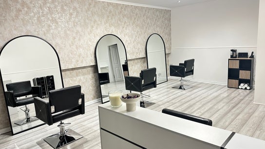 Luxe Hair Studio