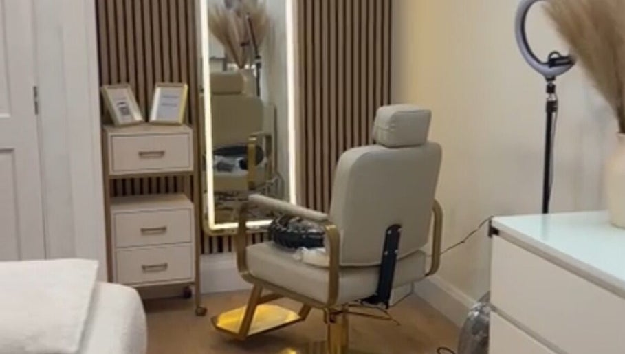 Espaço moderno em CB Hair & Beauty- Glö Lab Rituals, Mullingar, County Westmeath, IE.