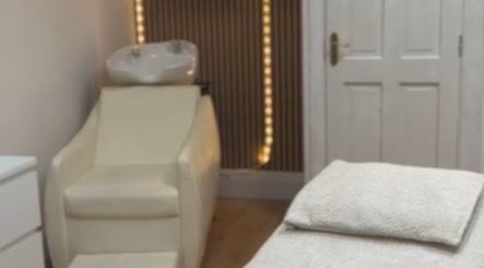Sala de tratamento relaxante no CB Hair & Beauty- Glö Lab Rituals em Mullingar, County Westmeath, IE.