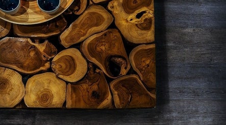 Beautiful wooden log table at Innerverse Wellness Centre - Southbank, Melbourne, AU.