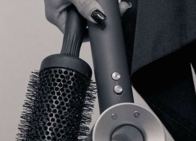 Hajszárító és kefe a _viktoria_hair_studio_ Budapest, Magyar, HU helyszínen.