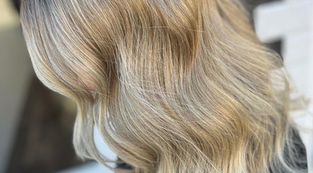 Hair by Yasmin Louise, bilde 2