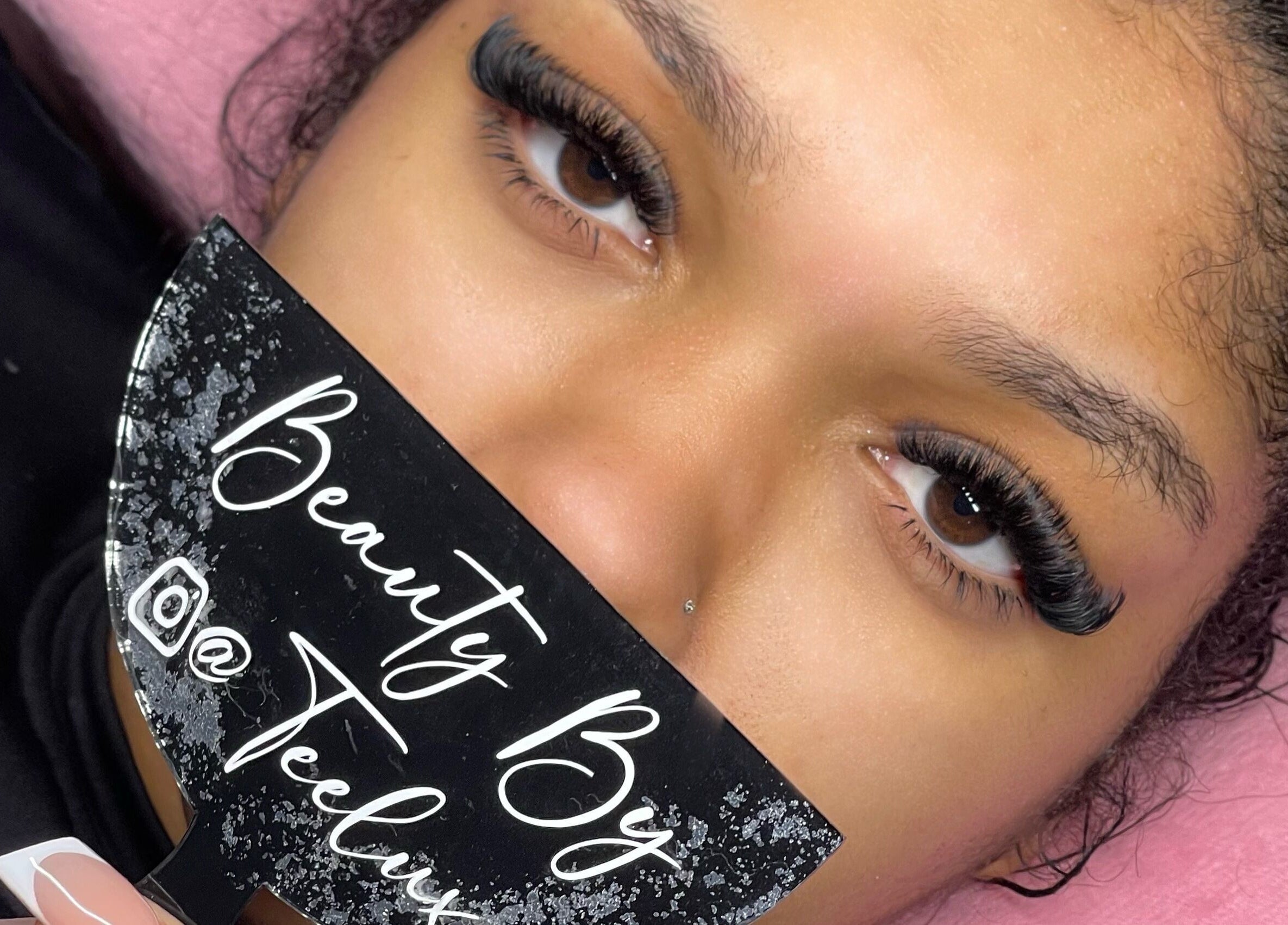 Close-up of expertly applied lashes at Teeluxe Beauty in Potters Bar, England, GB.