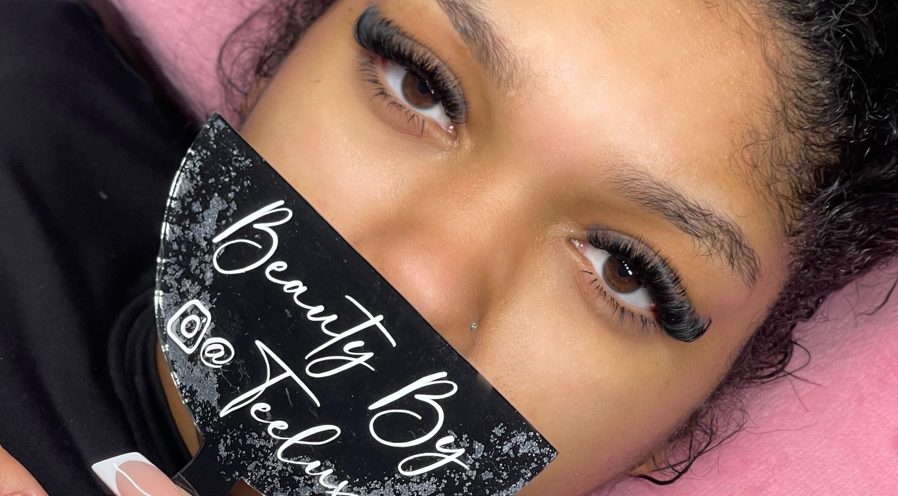 Close-up of expertly applied lashes at Teeluxe Beauty in Potters Bar, England, GB.