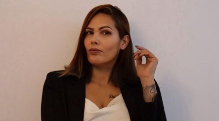 Woman with medium-length hair in a black blazer at Mavo Beauty - Rossio, Lisboa, Lisboa, PT.