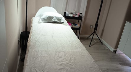 Relaxing treatment bed at Mavo Beauty - Rossio in Lisboa, Lisboa, PT.