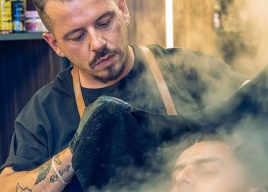 Esperienza rilassante con vapore ad Alberto’s barber shop, Tas-sliema, MT.