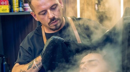 Esperienza rilassante con vapore ad Alberto’s barber shop, Tas-sliema, MT.