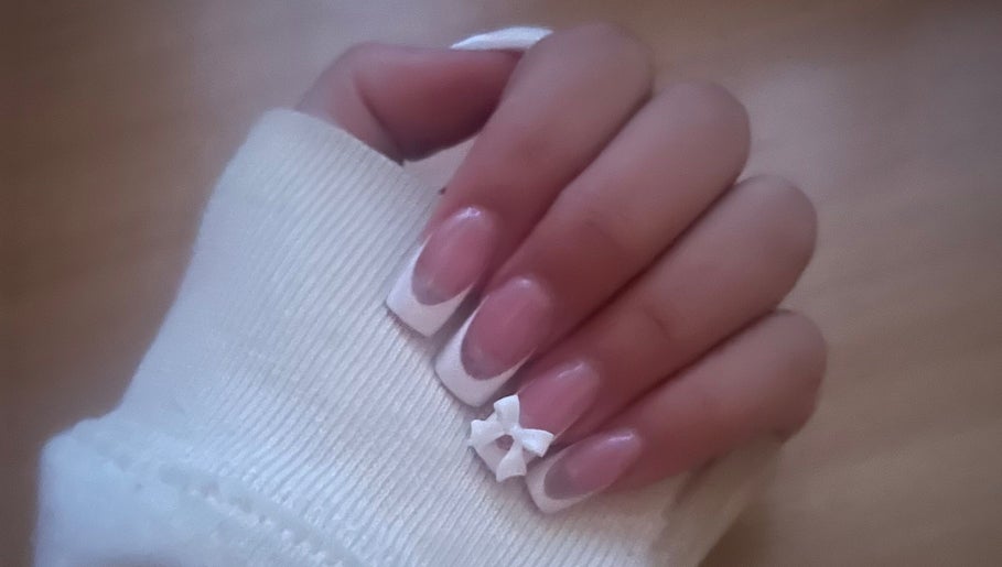 maya nails image 1