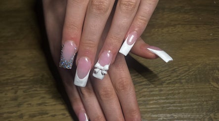 maya nails image 2