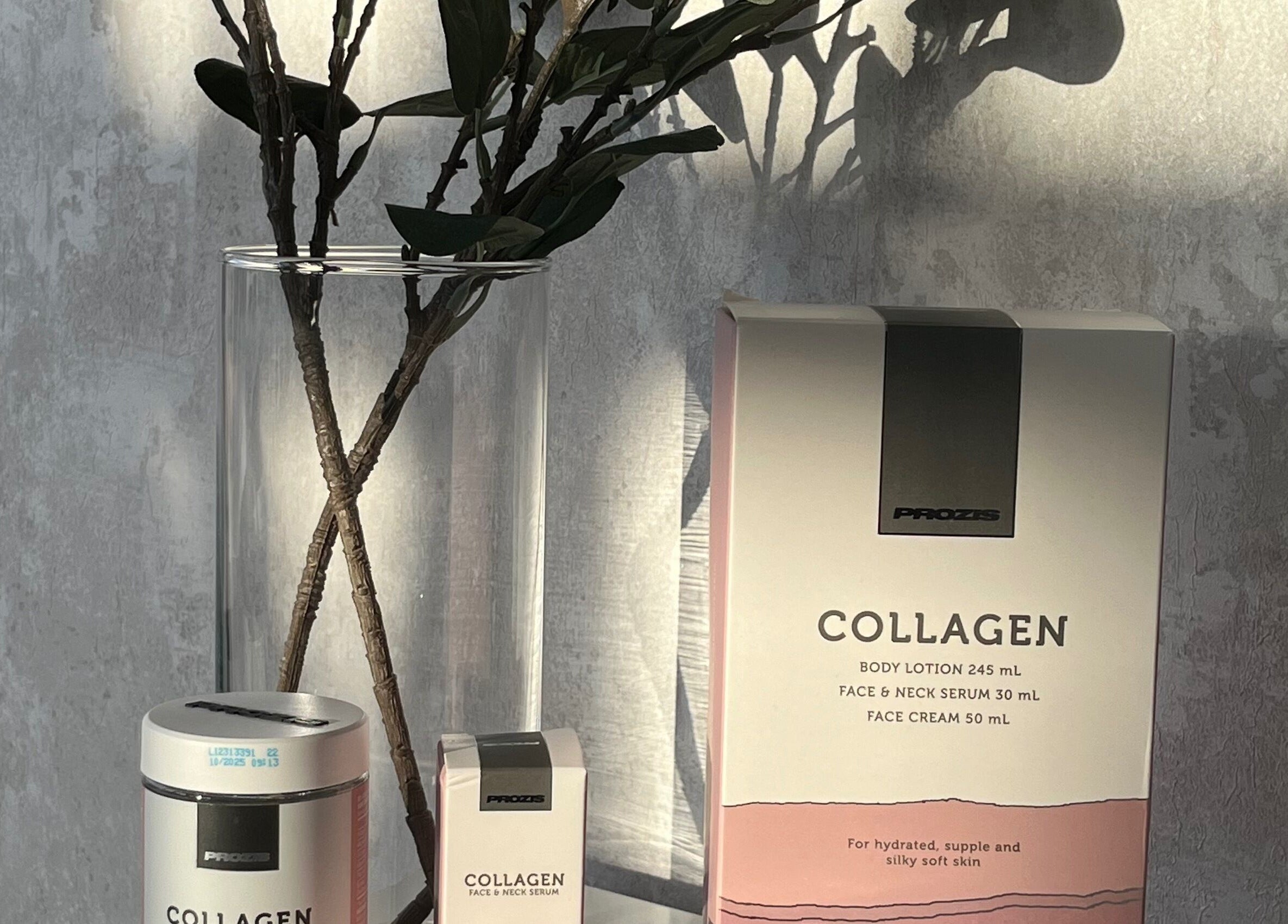 Produtos de colágeno iluminados pelo sol no B.EE Beauty & Wellness, Estarreja, Aveiro, PT.