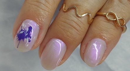 Imagen 2 de Vivian Galvão - Unhas & Beleza