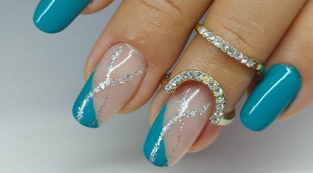 Imagen 3 de Vivian Galvão - Unhas & Beleza