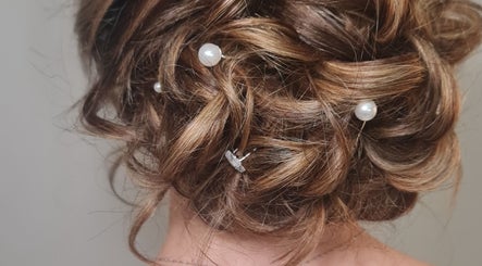 Vicki Louise Hair image 3
