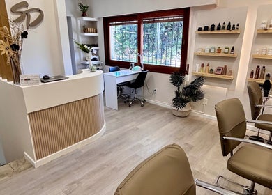 Interior moderno de Hairsdenicola en Montevideo, Departamento De Montevideo, UY.