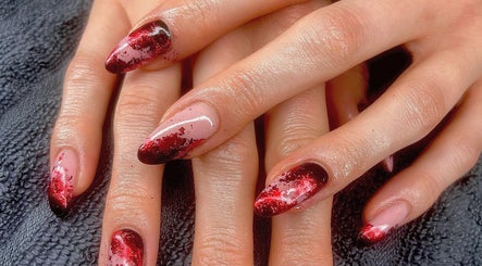 Divine nails and beauty, bilde 3