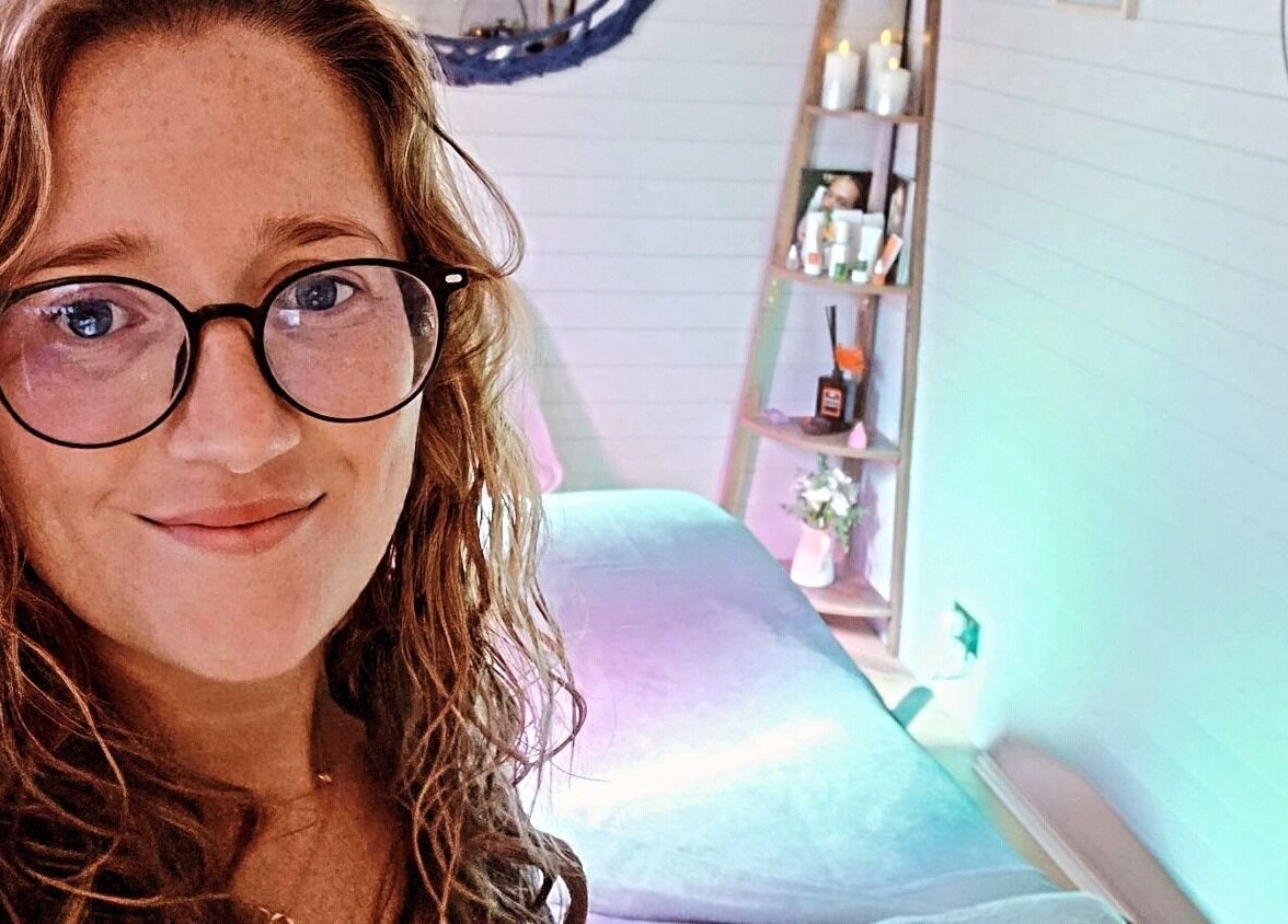 Jem Stones Holistic Massage room in Swindon, England, GB with a relaxing bed and cozy atmosphere.