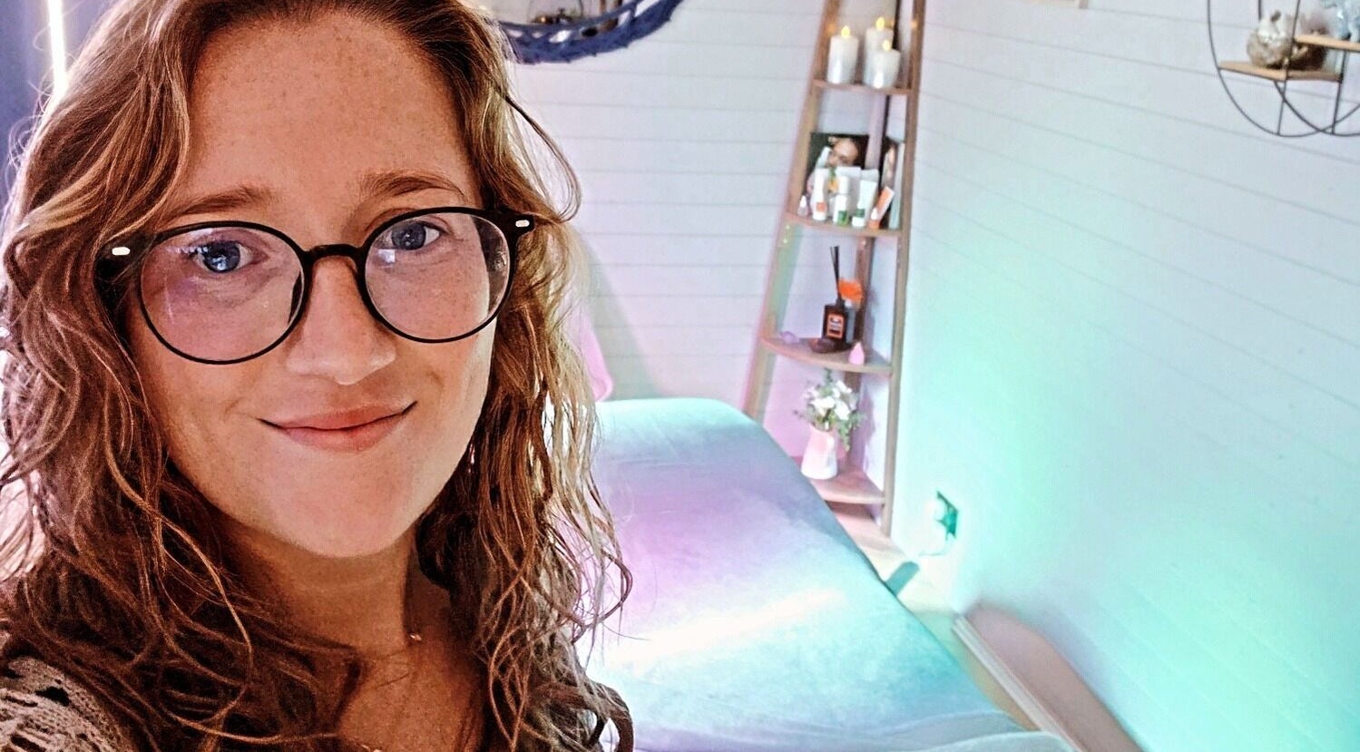 Jem Stones Holistic Massage room in Swindon, England, GB with a relaxing bed and cozy atmosphere.