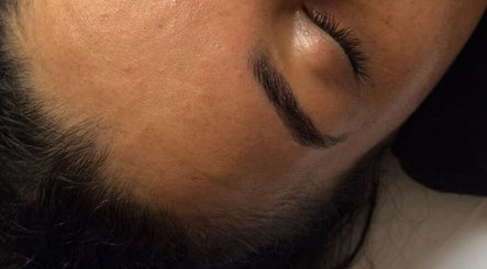 The Brow Plug UK, bilde 3