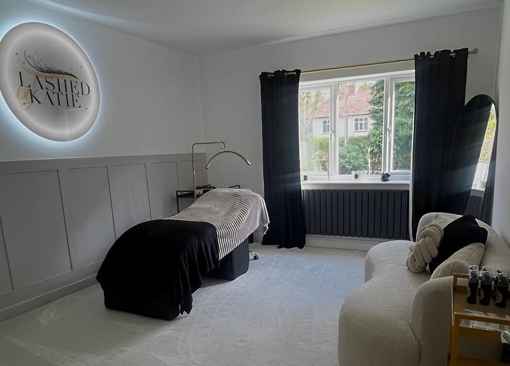 Elegant lash studio Xlashedbykatiex in Ponteland, England, GB, featuring comfortable treatment bed and decor.