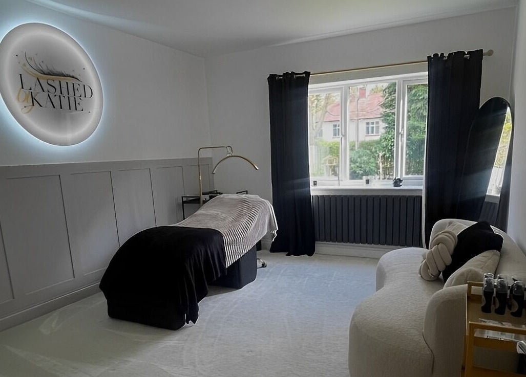 Elegant lash studio Xlashedbykatiex in Ponteland, England, GB, featuring comfortable treatment bed and decor.