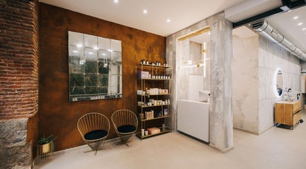 DIM SALÓN ▷ 【Peluquería Malasaña】