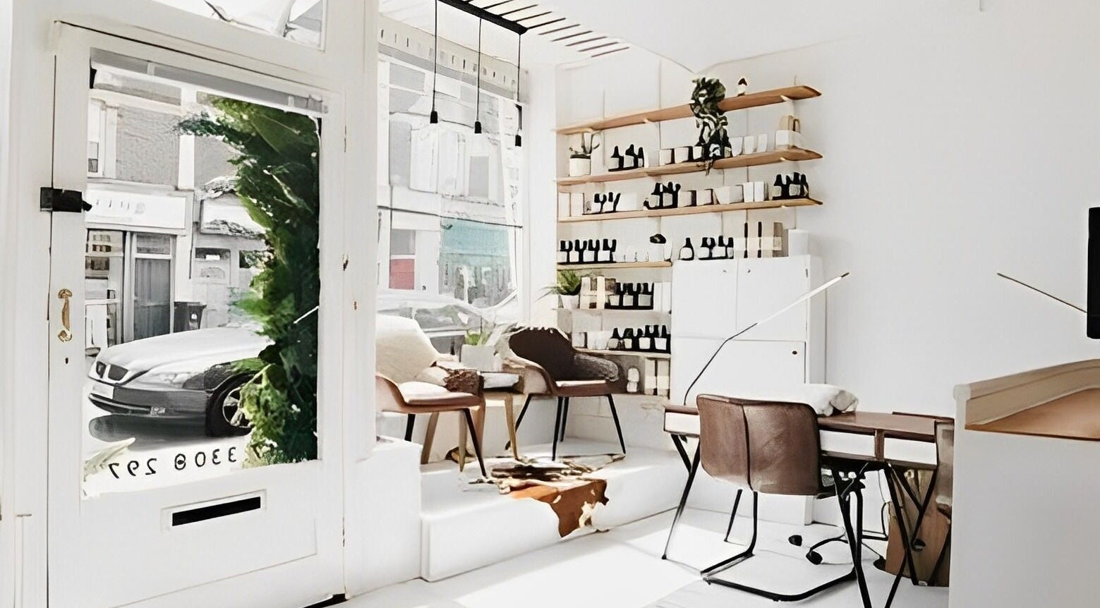 Bright, modern interior of Kabuki Studios in Bristol, England, GB, featuring stylish furniture and decor.