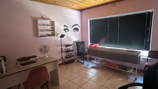 QT Beauty Lounge
