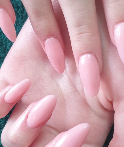 Bubbling Beauties Beauty And Nail Bar – obraz 2